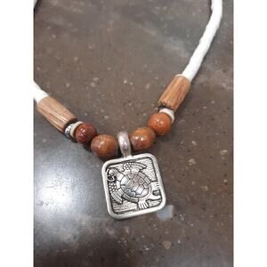 VTG Hawaiian Wood Bead and Shell Necklace 18" Sea Turtle Tortoise Pendant Unisex